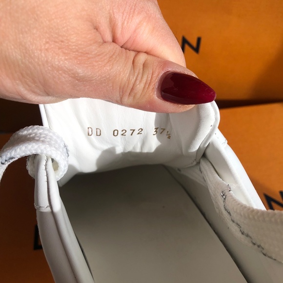 Louis Vuitton Time Out Sneaker - Picture 8 of 12